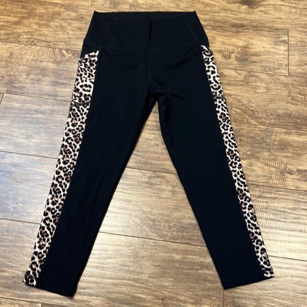 Zyia Brilliant leopard black pocket leggings size 6-8